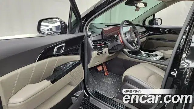 Kia Carnival 2024 — ფოტო 11/32