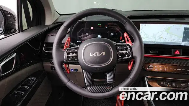 Kia Carnival 2024 — ფოტო 21/32