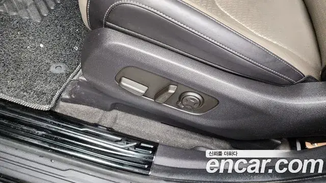 Kia Carnival 2024 — ფოტო 12/32