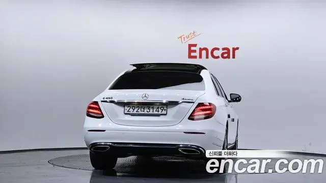 Mercedes-Benz E-Class 2020 — ფოტო 9/37