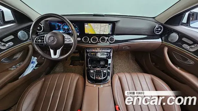 Mercedes-Benz E-Class 2020 — ფოტო 16/37