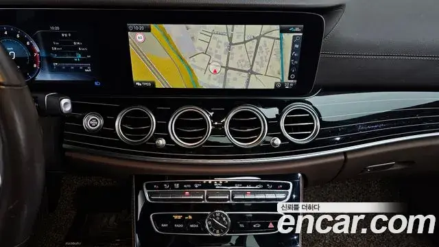 Mercedes-Benz E-Class 2020 — ფოტო 26/37