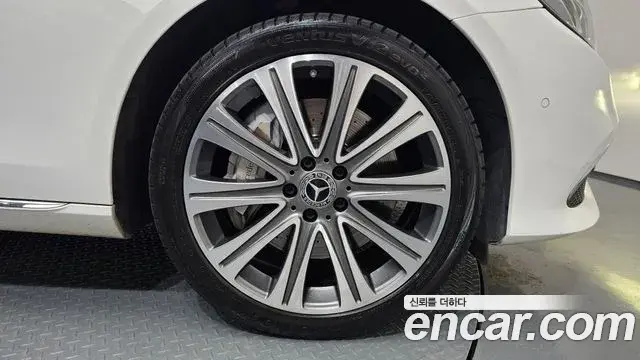 Mercedes-Benz E-Class 2020 — ფოტო 37/37