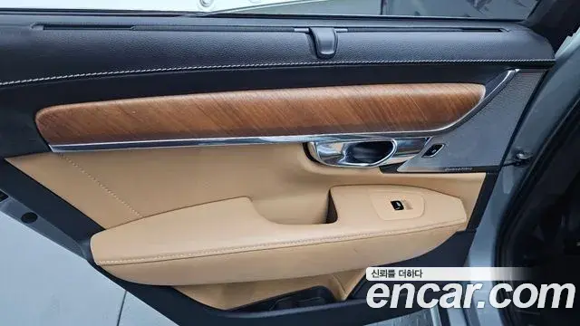 Volvo S90 2019 — Photo 29/32