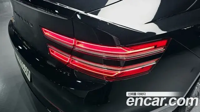 Genesis G80 2023 — Photo 17/30