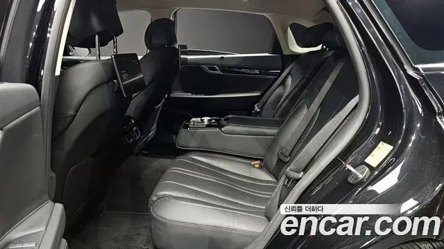 Genesis G80 2023 — Photo 15/30