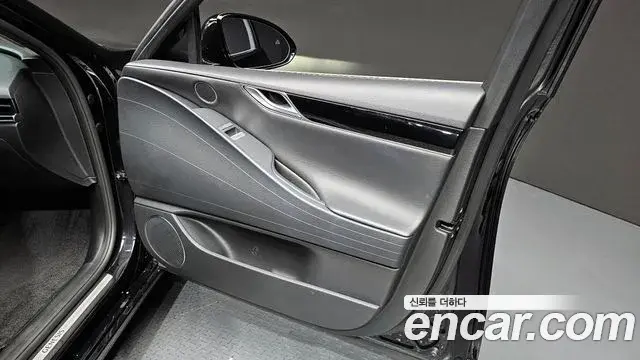 Genesis G80 2023 — Photo 29/30