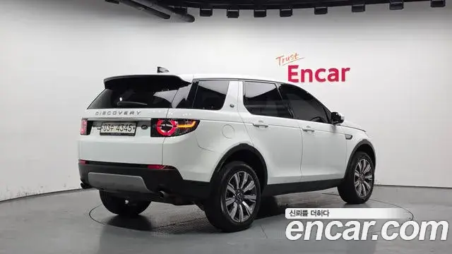 Land Rover Discovery Sport 2018 — Фото 2/20