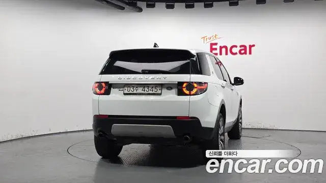 Land Rover Discovery Sport 2018 — Фото 4/20