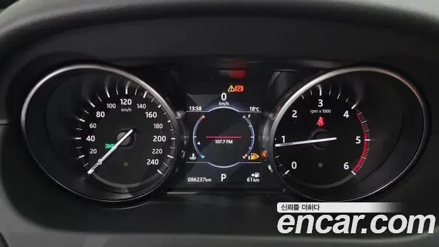 Land Rover Discovery Sport 2018 — Фото 8/20