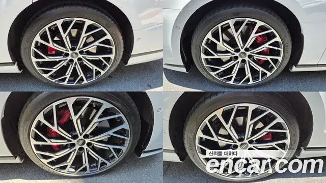 Audi S8 2023 — Photo 12/20