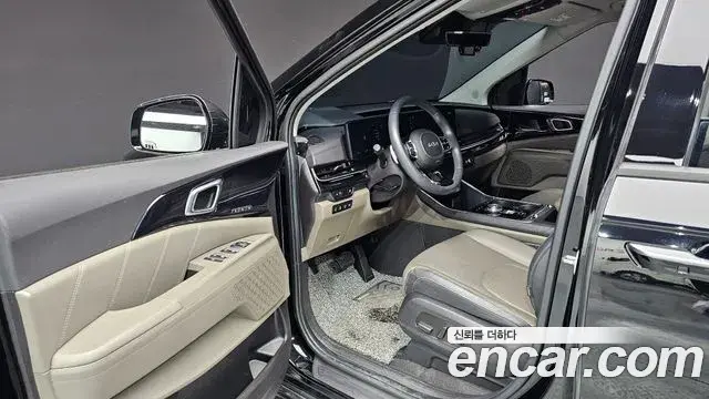 Kia Carnival 2024 — Photo 17/32