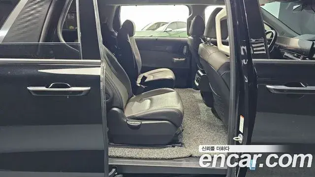 Kia Carnival 2024 — Photo 26/32