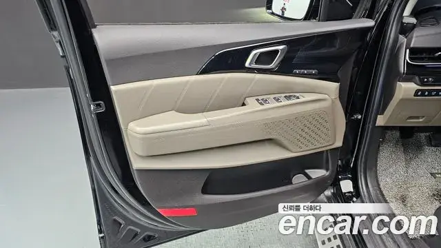 Kia Carnival 2024 — Photo 27/32