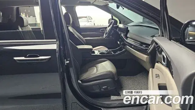 Kia Carnival 2024 — Photo 18/32