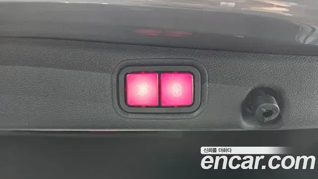 Mercedes-Benz E-Class 2021 — Photo 18/20
