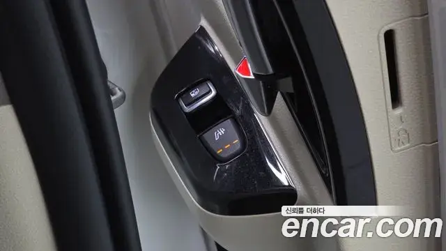 Kia Carnival 2022 — Фото 19/20