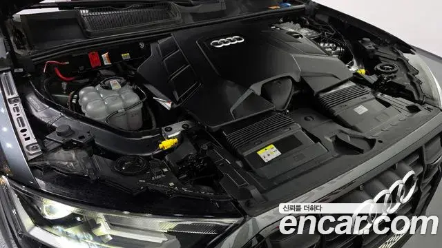 Audi Q7 2022 — Photo 11/34