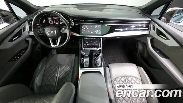 Audi Q7 2022 — Photo 10/34