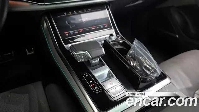 Audi Q7 2022 — Photo 12/34