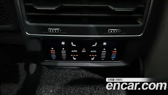 Audi Q7 2022 — Photo 34/34