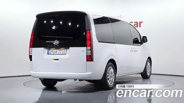 Hyundai Staria 2024 — ფოტო 16/20