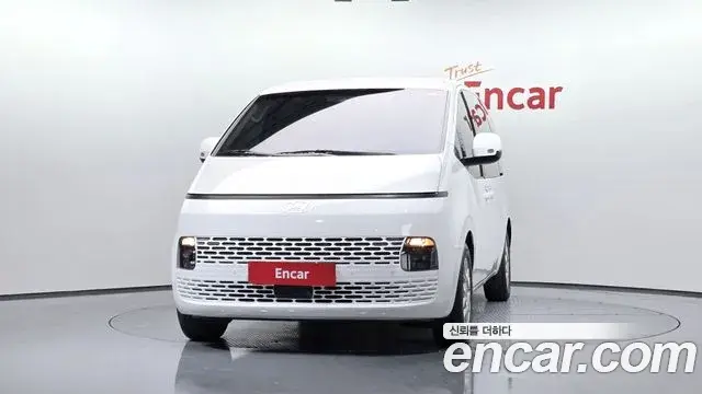 Hyundai Staria 2024 — ფოტო 18/20