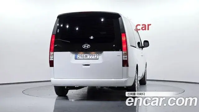 Hyundai Staria 2024 — ფოტო 4/20