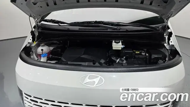Hyundai Staria 2024 — ფოტო 3/20