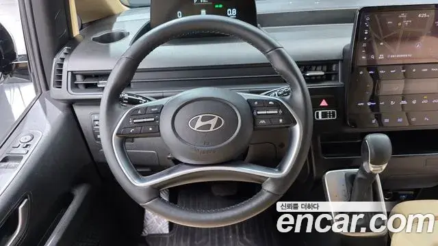 Hyundai Staria 2024 — ფოტო 13/20