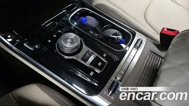 Kia Carnival 2021 — Photo 9/20