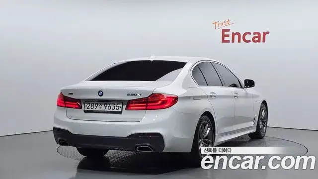 BMW 5 Series 2019 — Şəkil 4/37