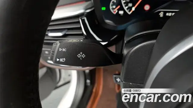 BMW 5 Series 2019 — Şəkil 18/37