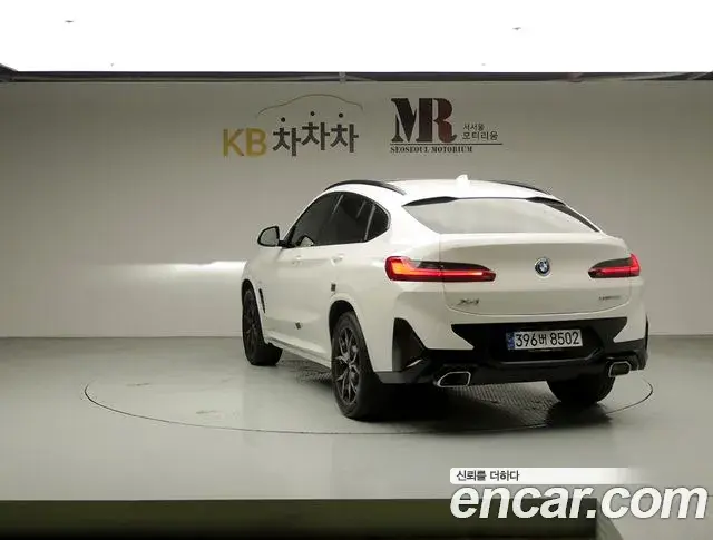 BMW X4 2022 — Photo 14/20