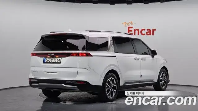 Kia Carnival 2021 — Фото 2/20
