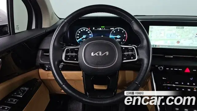 Kia Carnival 2021 — Фото 13/20