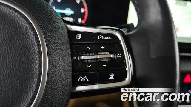 Kia Carnival 2021 — Фото 17/20