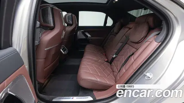 BMW 7 Series 2024 — Şəkil 9/20
