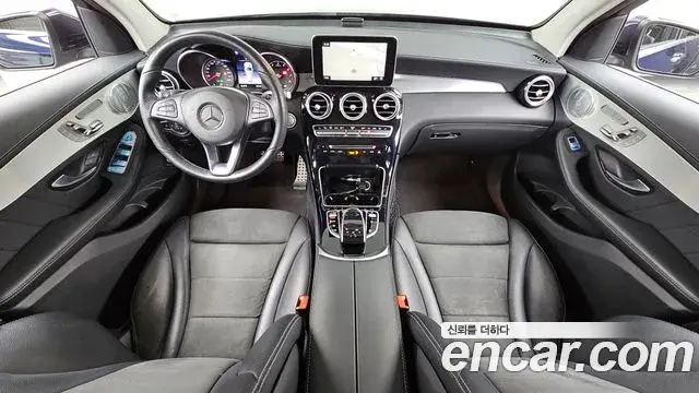 Mercedes-Benz GLC-Class 2019 — Şəkil 18/33