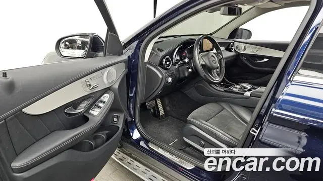 Mercedes-Benz GLC-Class 2019 — Şəkil 29/33