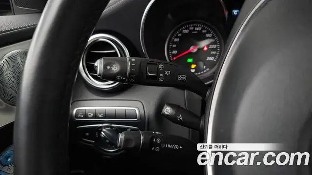 Mercedes-Benz GLC-Class 2019 — Şəkil 21/33
