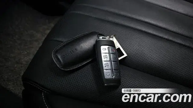 Genesis GV80 2021 — Photo 31/34