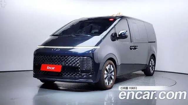 Hyundai Staria 2021 — ფოტო 3/33