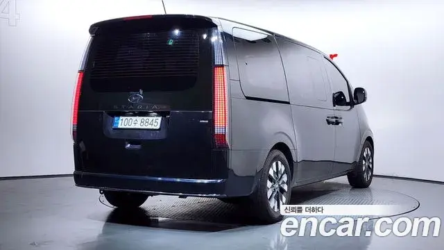 Hyundai Staria 2021 — ფოტო 15/33
