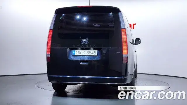 Hyundai Staria 2021 — ფოტო 6/33