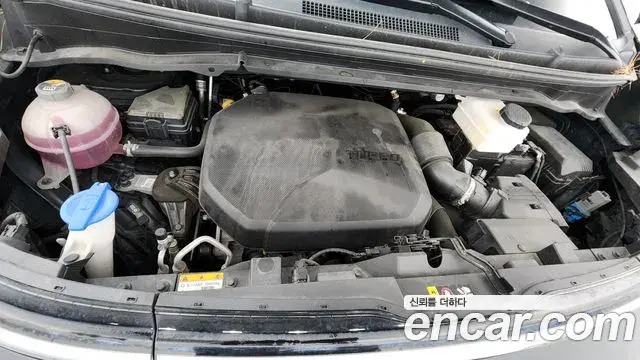 Hyundai Staria 2021 — ფოტო 21/33