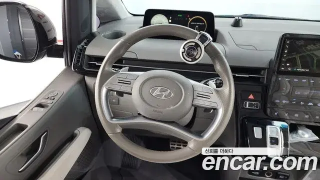 Hyundai Staria 2021 — ფოტო 14/33