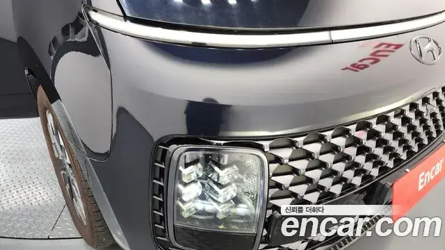 Hyundai Staria 2021 — ფოტო 23/33