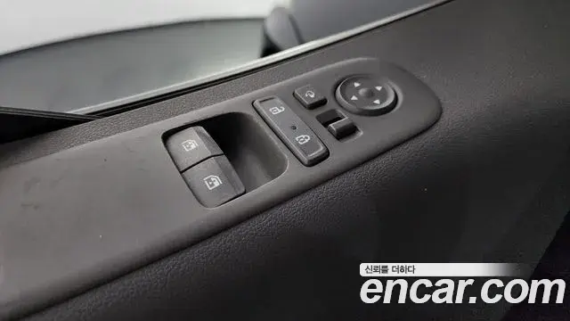 Hyundai Staria 2021 — ფოტო 30/33