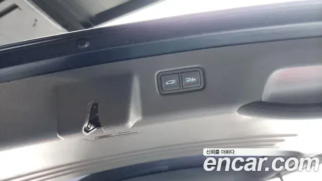 Hyundai Staria 2021 — ფოტო 27/33